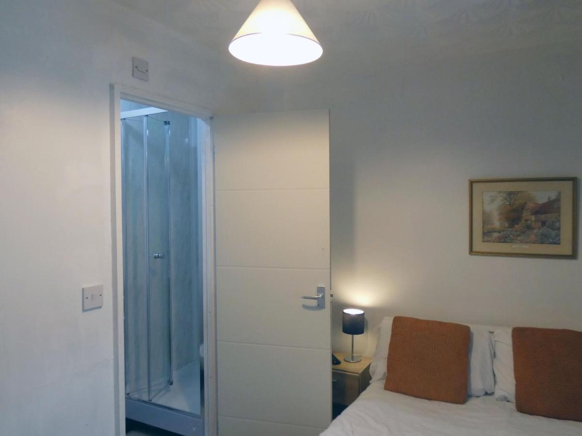 Bridge Street En Suite Rooms Мертир-Тидвилл Экстерьер фото