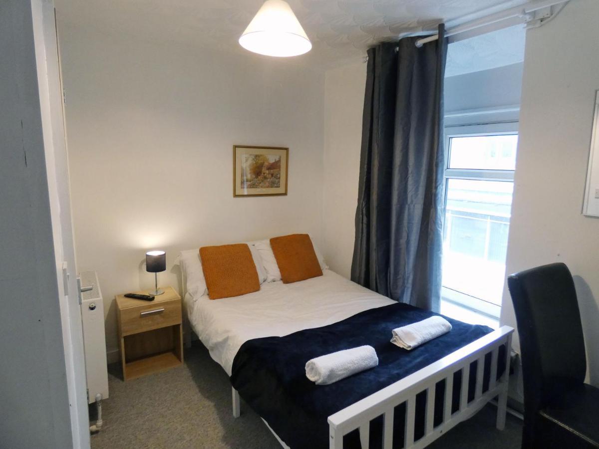 Bridge Street En Suite Rooms Мертир-Тидвилл Экстерьер фото