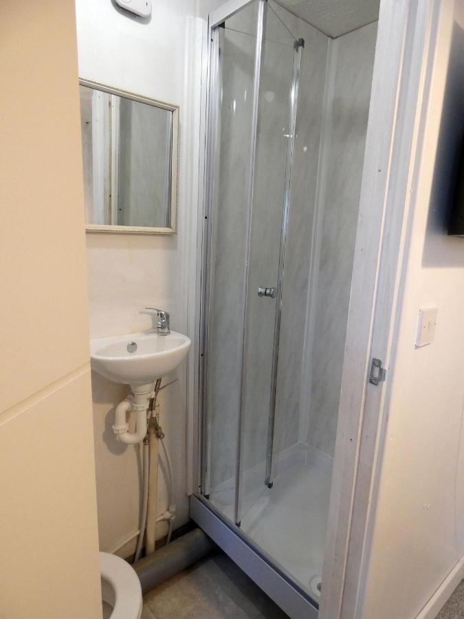 Bridge Street En Suite Rooms Мертир-Тидвилл Экстерьер фото